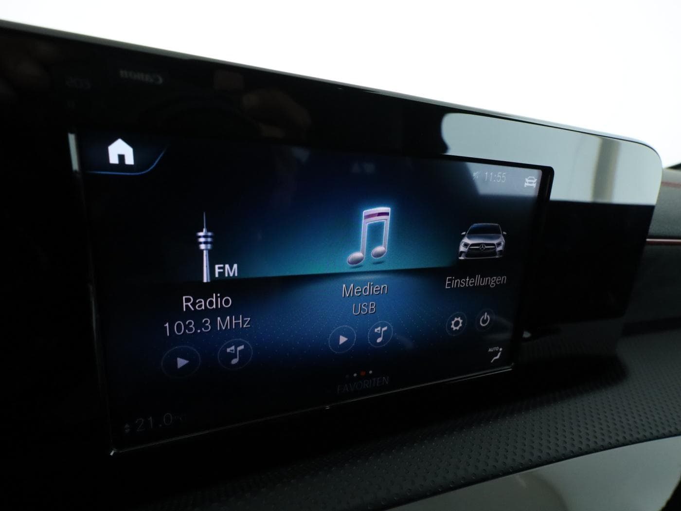 Mercedes-Benz CLA 220 4M Bild 13