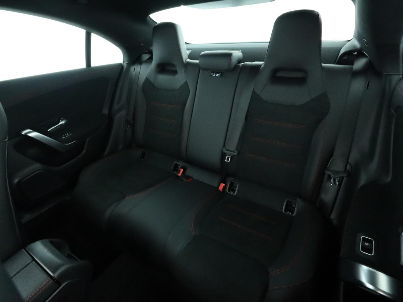 Mercedes-Benz CLA 220 4M Bild 18