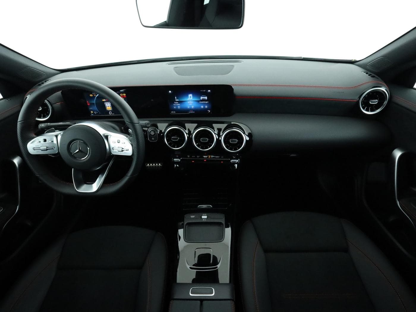 Mercedes-Benz CLA 220 4M Bild 19