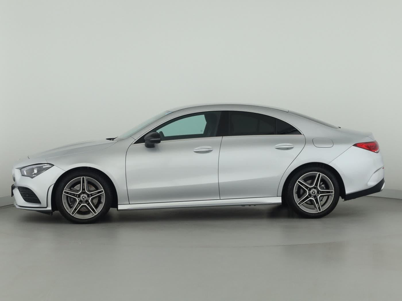 Mercedes-Benz CLA 220 4M Bild 7