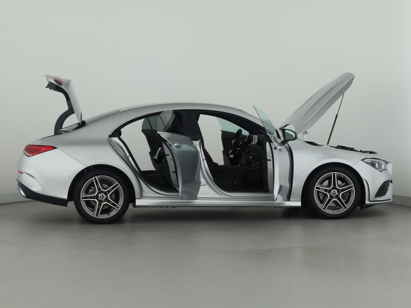 Mercedes-Benz CLA 220 4M Bild 8