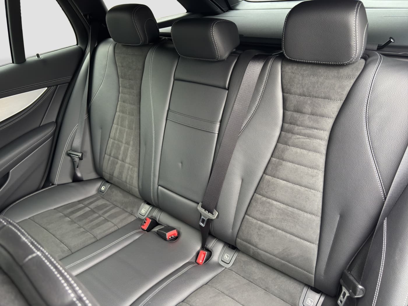 Mercedes-Benz E 300 de T Bild 16