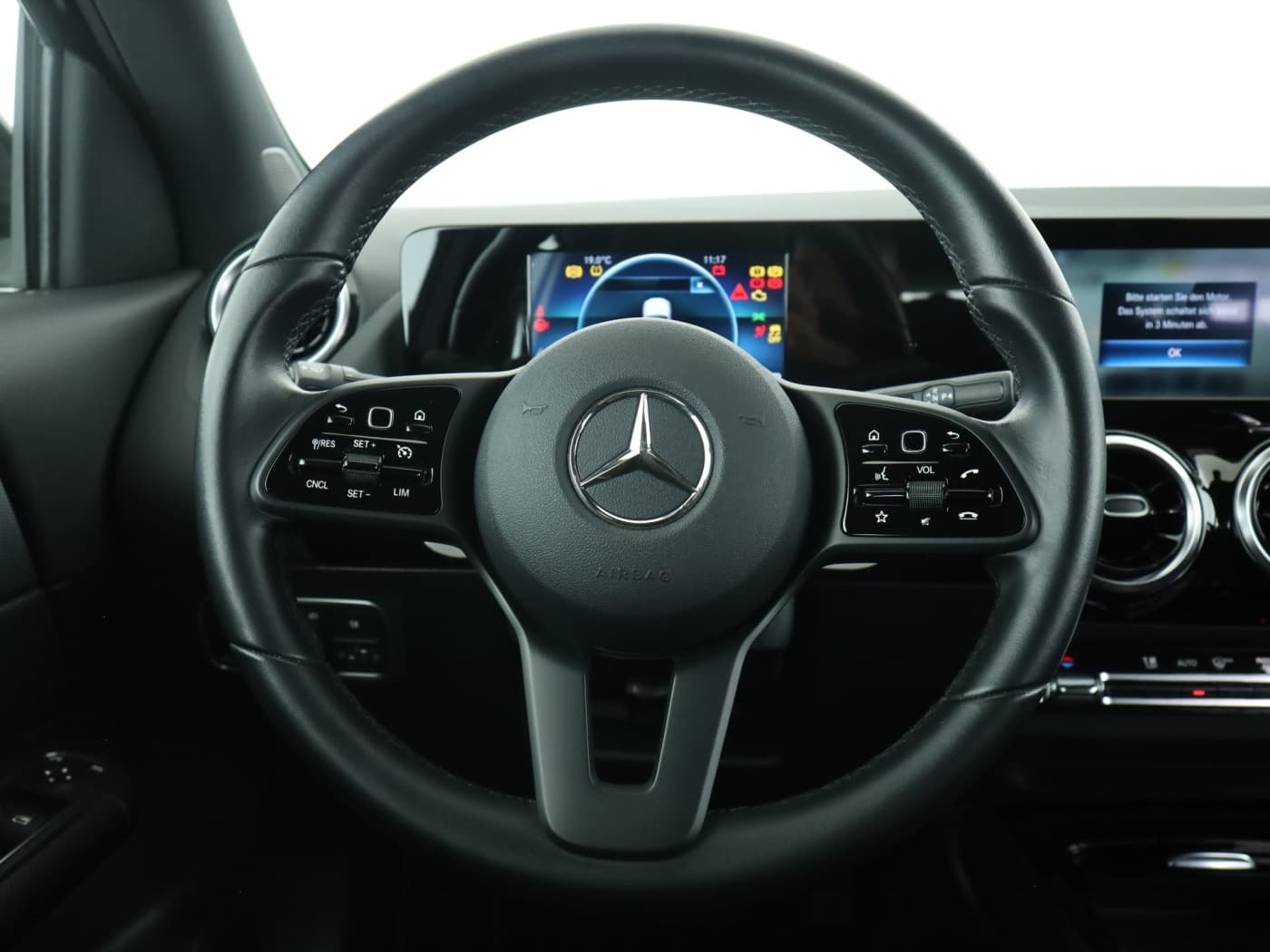 Mercedes-Benz GLA 200 d Bild 11