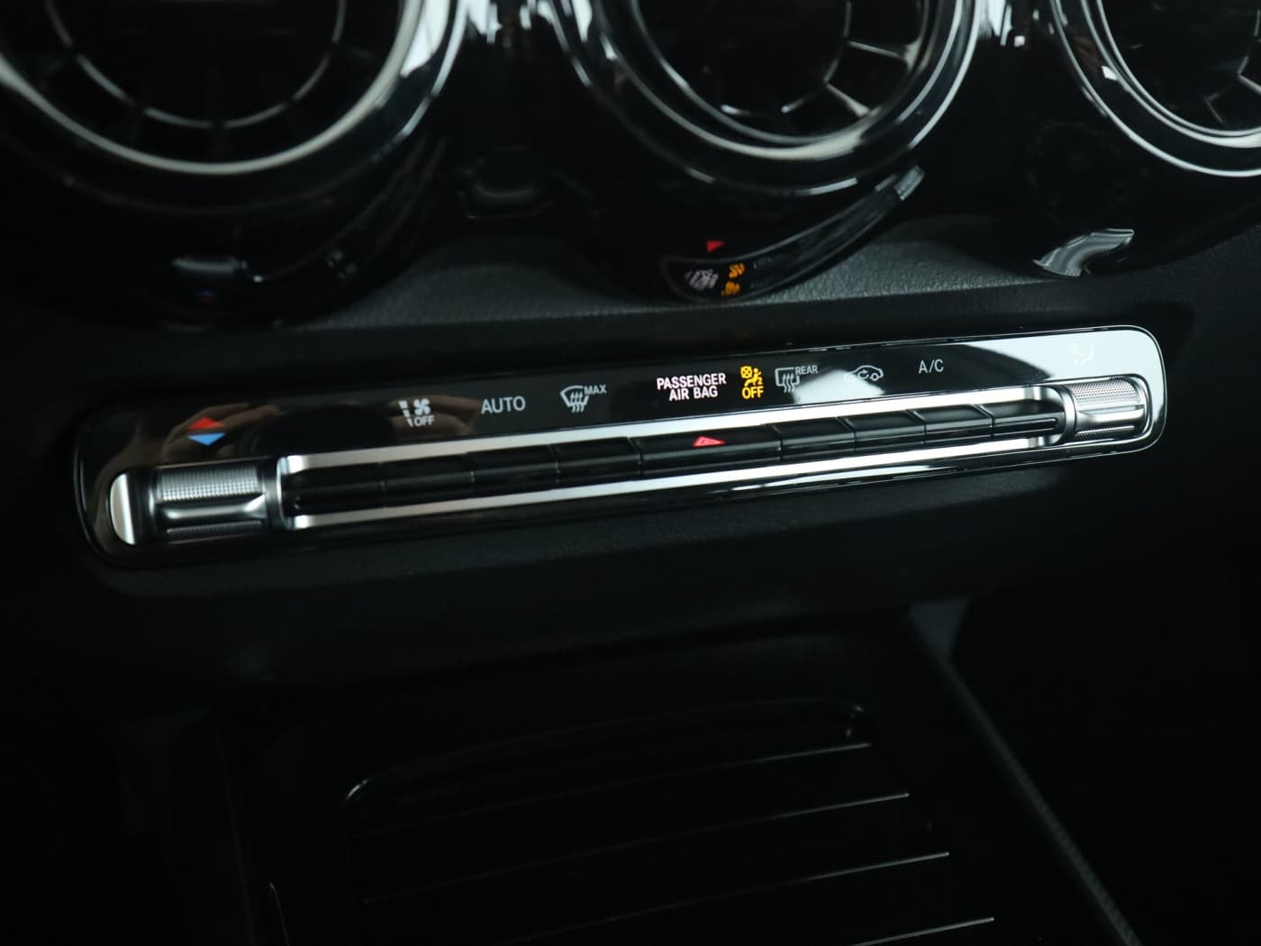 Mercedes-Benz GLB 180 d Bild 14