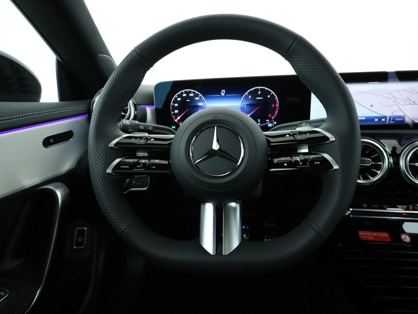 Mercedes-Benz CLA 200 d Shooting Brake Bild 11