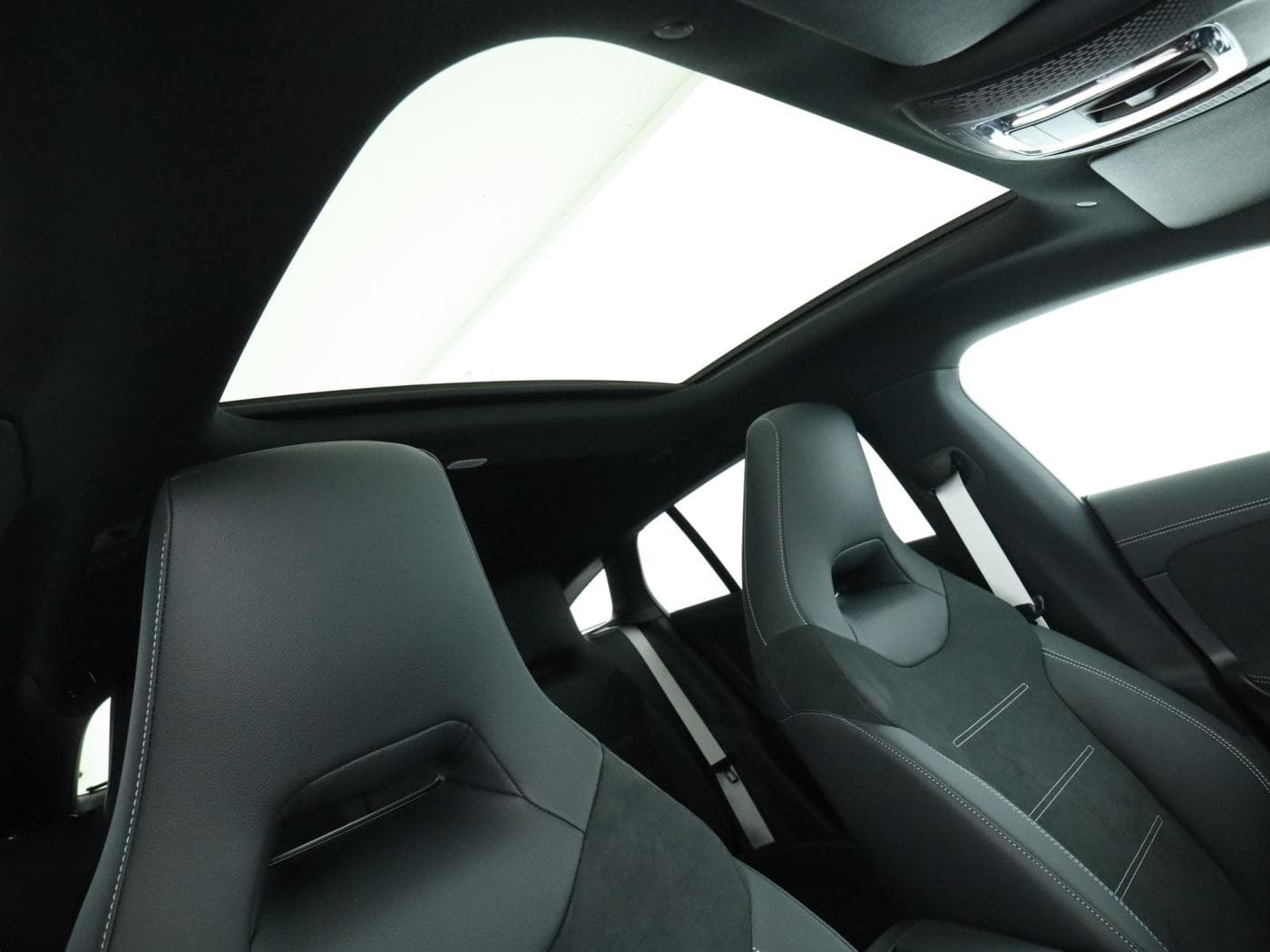 Mercedes-Benz CLA 200 d Shooting Brake Bild 21