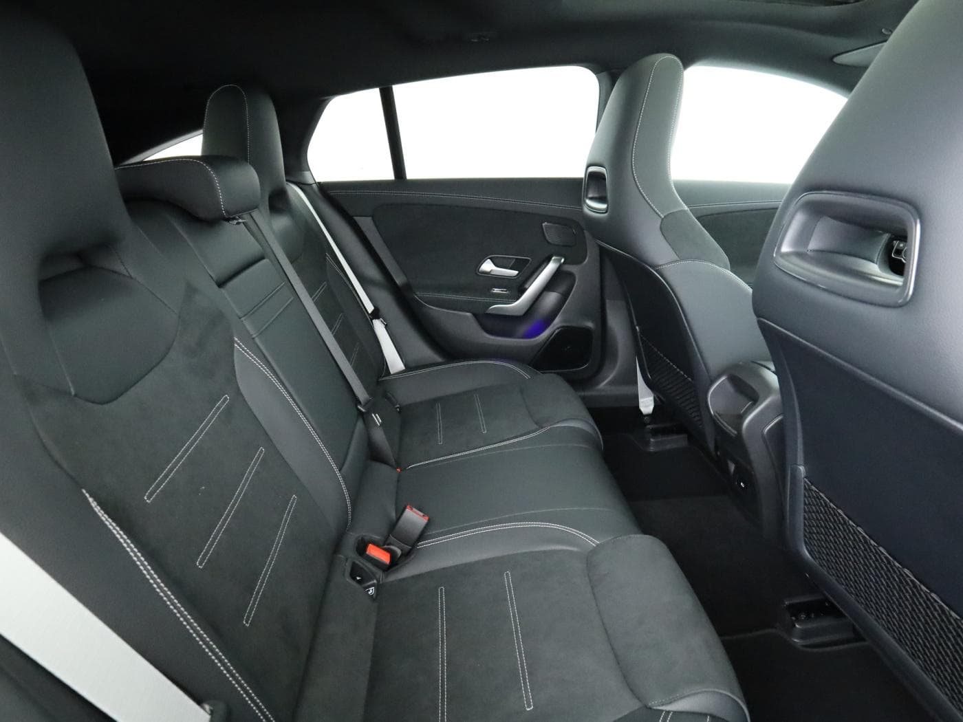 Mercedes-Benz CLA 200 d Shooting Brake Bild 25