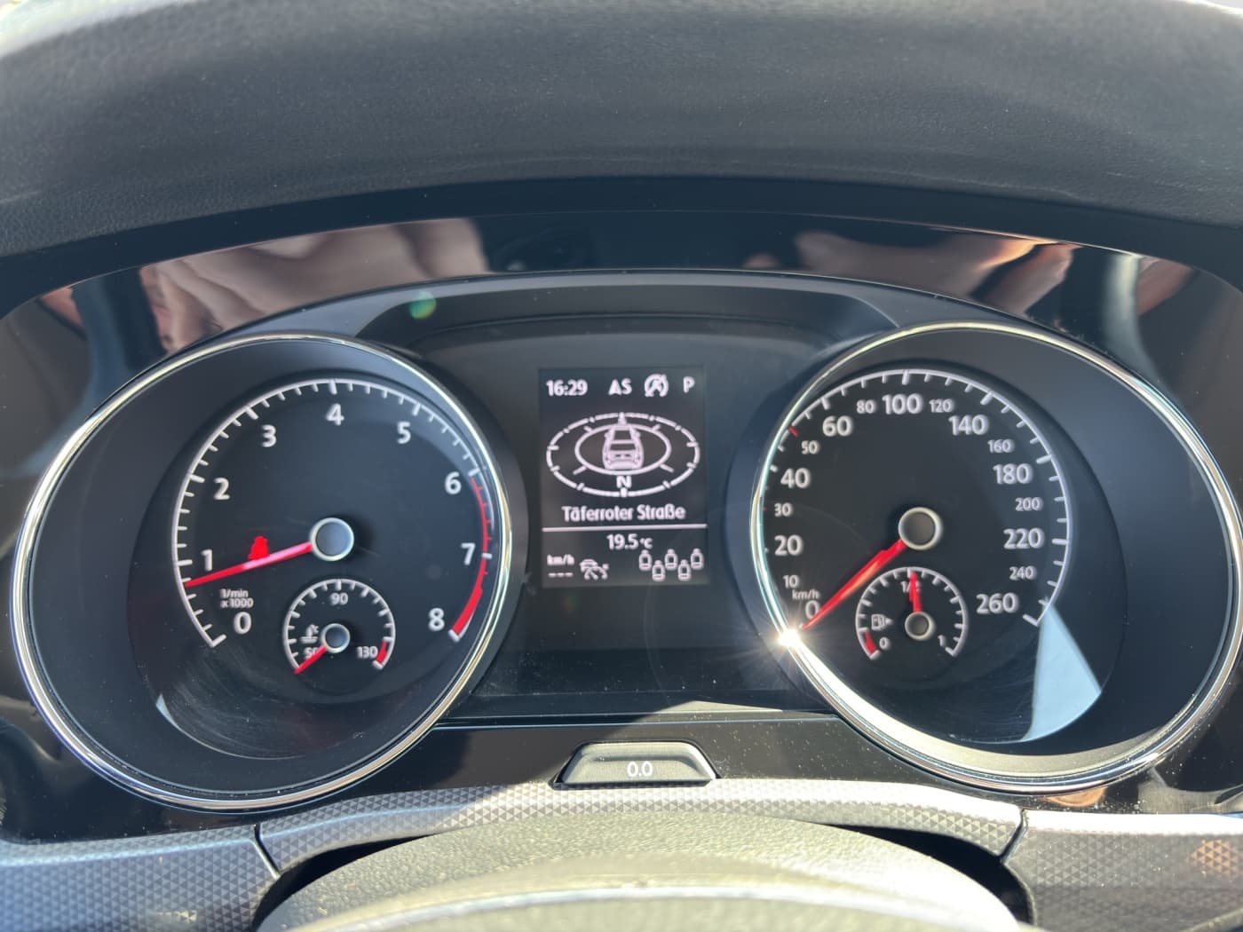 Volkswagen Touran 1.5 TSI Active Bild 10