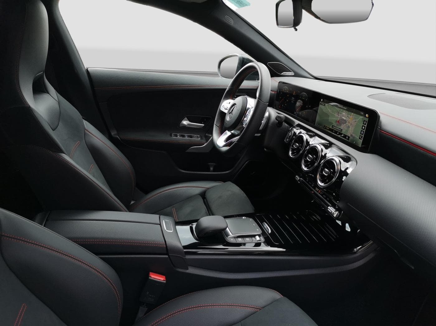 Mercedes-Benz CLA 220 d SB Bild 15