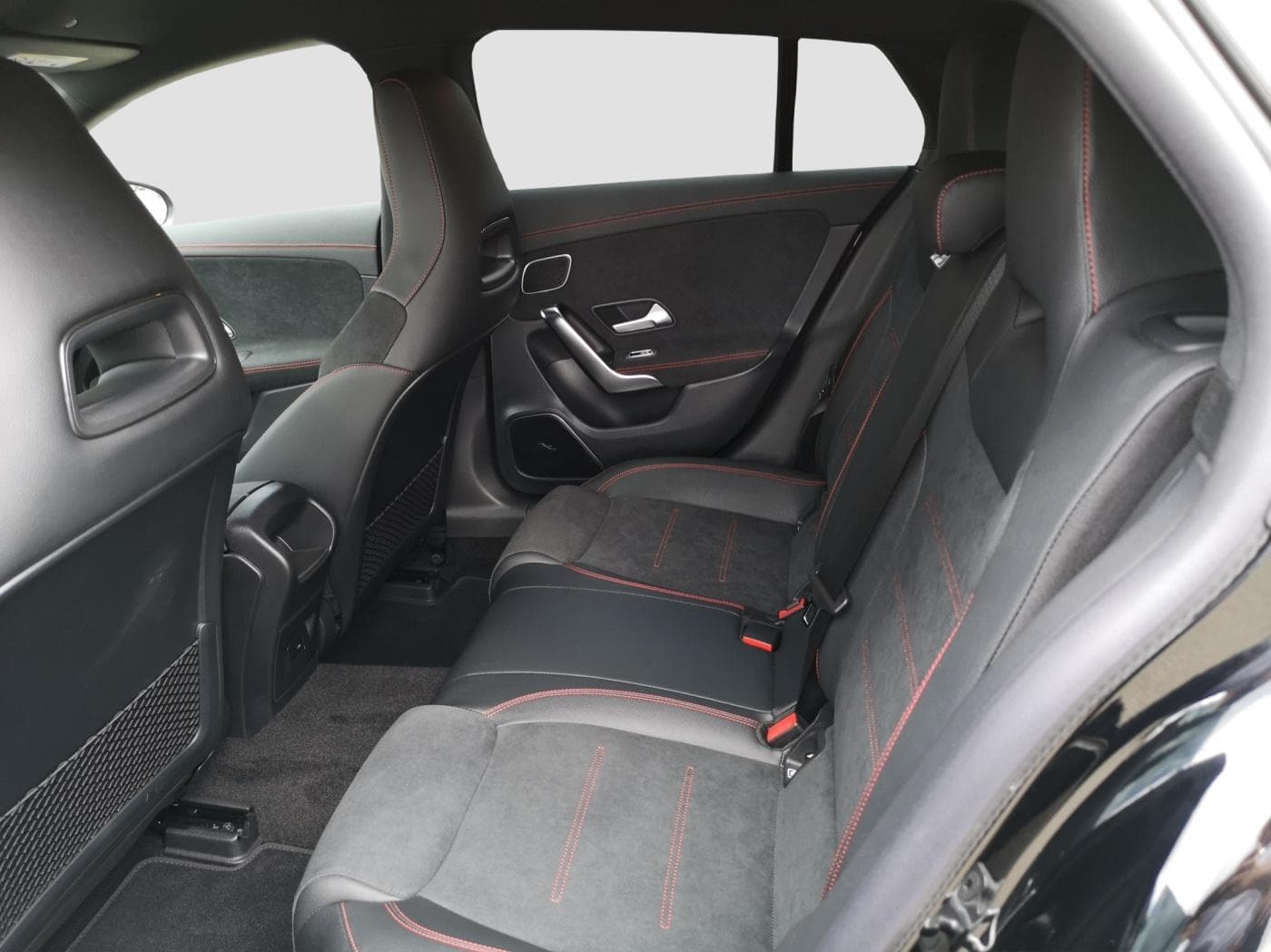 Mercedes-Benz CLA 220 d SB Bild 16