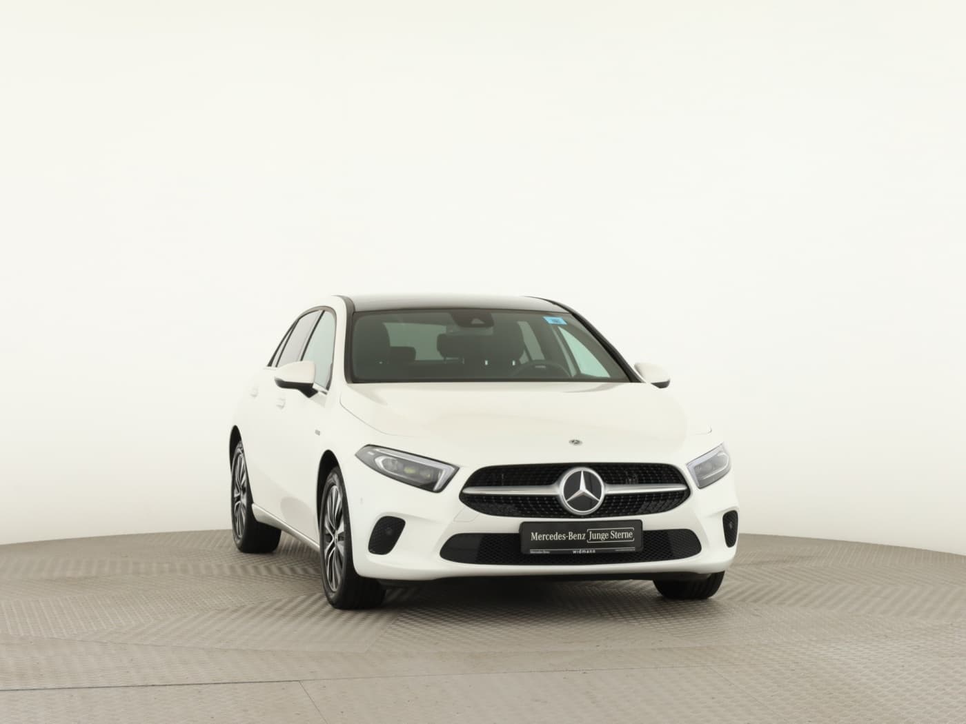 Mercedes-Benz A 250 e Bild 3