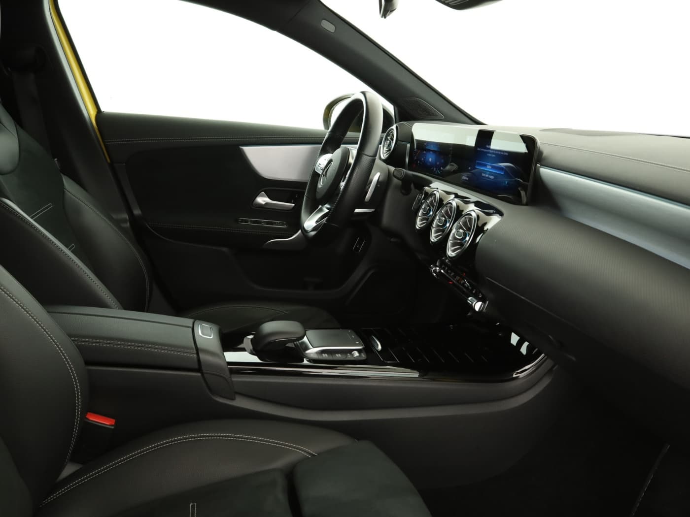 Mercedes-Benz A 250 e Bild 17