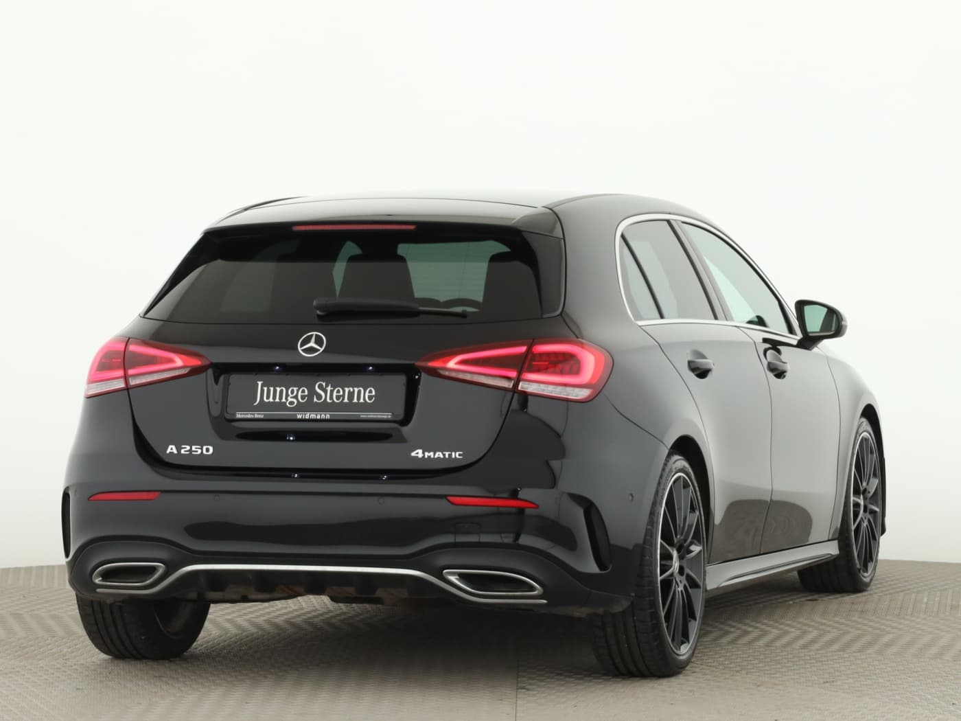 Mercedes-Benz A 250 4M Bild 2