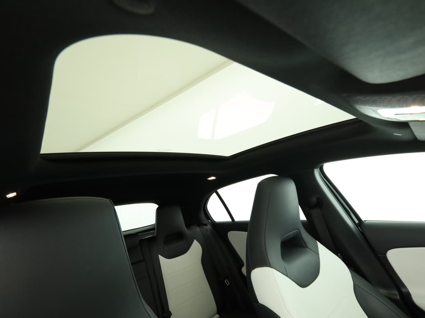 Mercedes-Benz A 250 4M Bild 21