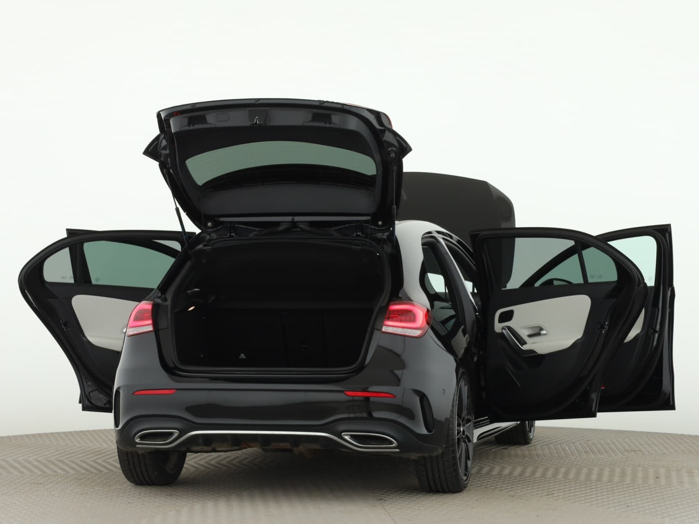 Mercedes-Benz A 250 4M Bild 9