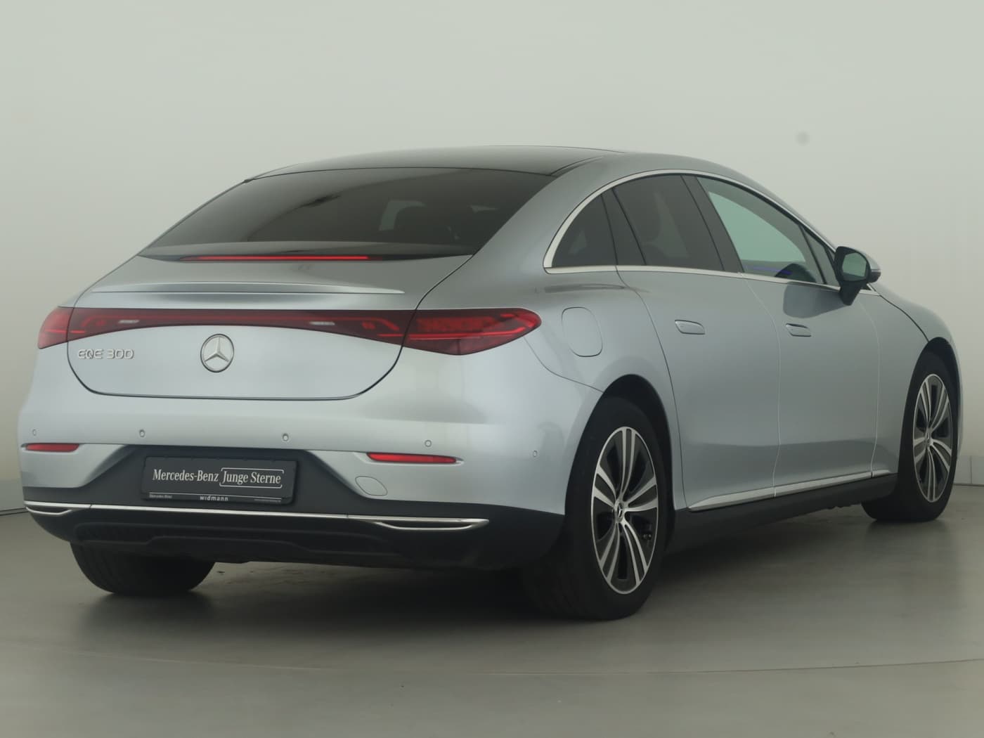 Mercedes-Benz EQE 300 Bild 2