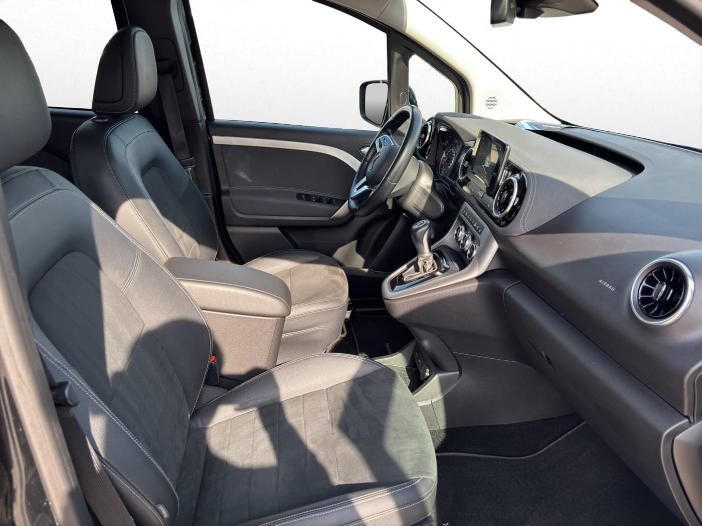 Mercedes-Benz T 180 d PROGRESSIVE Standard Bild 15