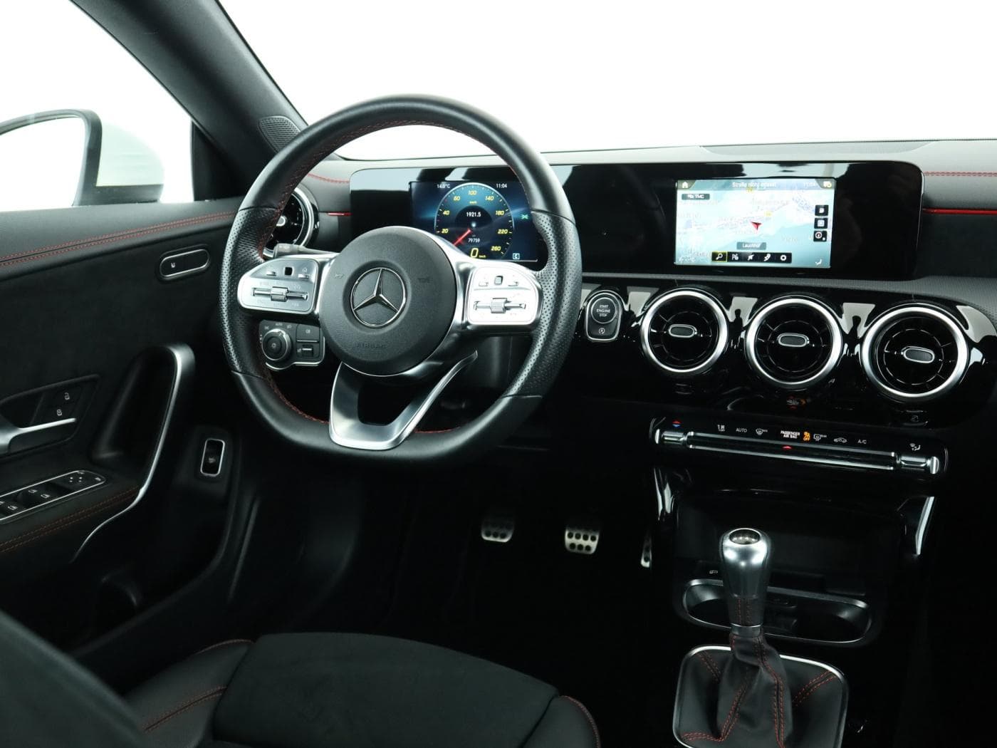 Mercedes-Benz CLA 200 d Bild 10