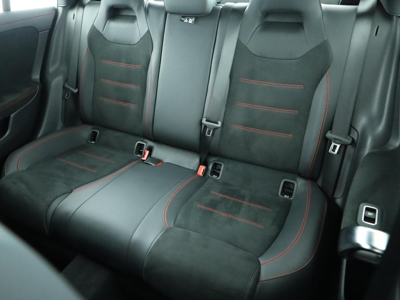 Mercedes-Benz CLA 200 d Bild 18