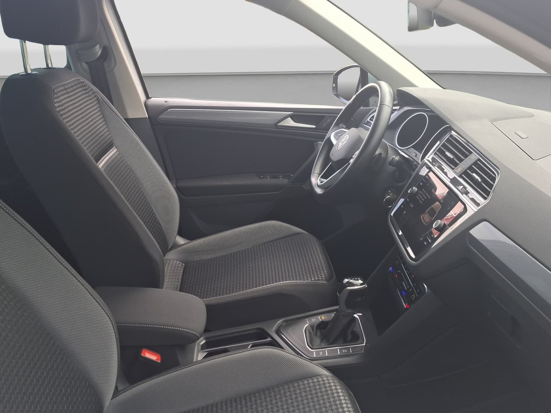 Volkswagen Tiguan 1.5 TSI 150 PS DSG ACC NAVI LED Bild 13