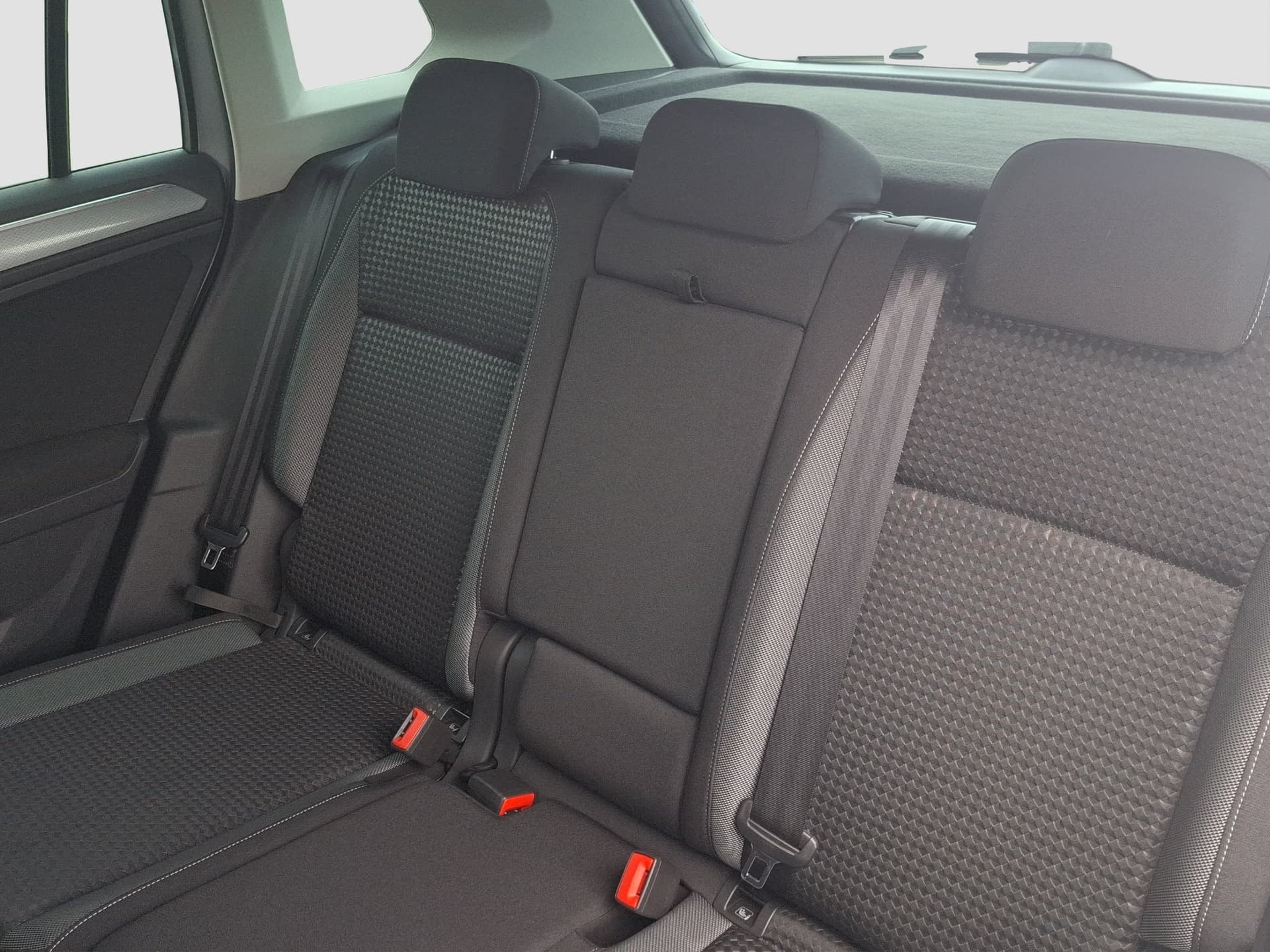 Volkswagen Tiguan 1.5 TSI 150 PS DSG ACC NAVI LED Bild 14