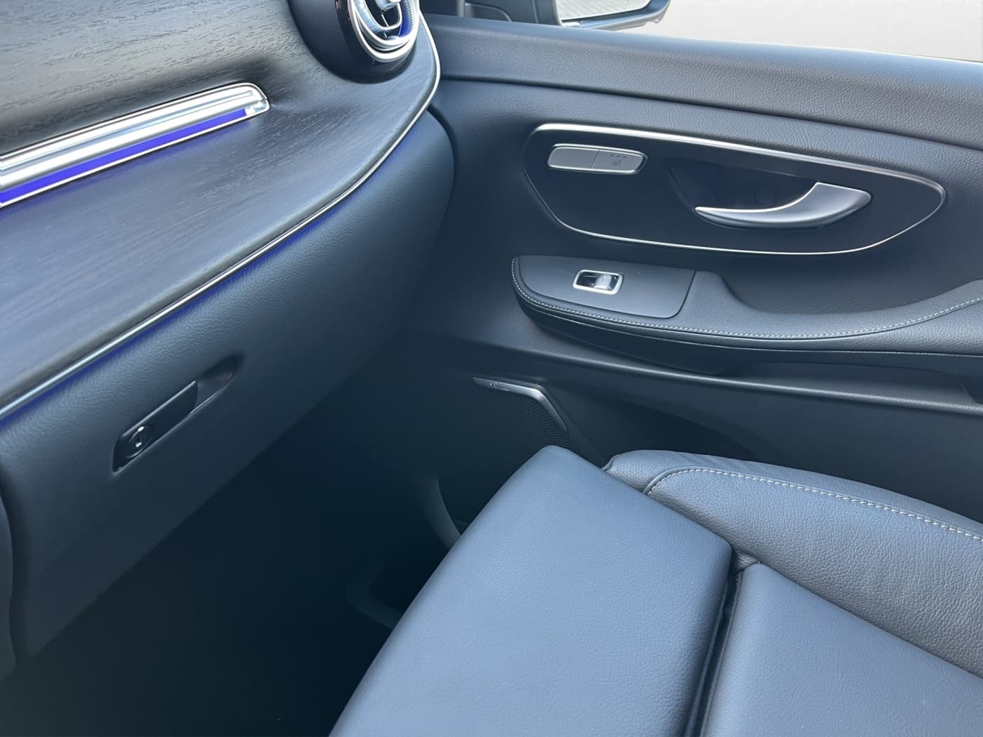Mercedes-Benz EQV 300 Avantgarde XL Bild 12