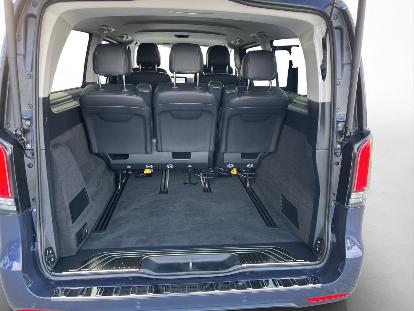 Mercedes-Benz EQV 300 Avantgarde XL Bild 17