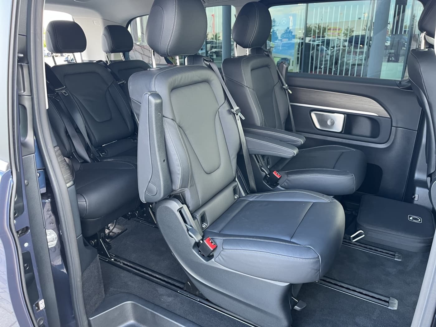 Mercedes-Benz EQV 300 Avantgarde XL Bild 19