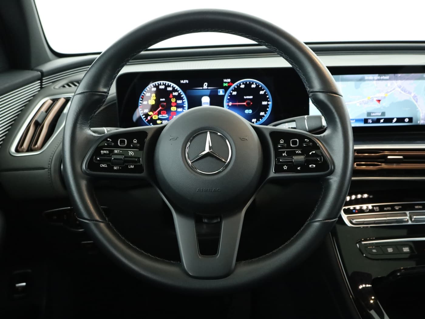 Mercedes-Benz EQC 400 4M Bild 11