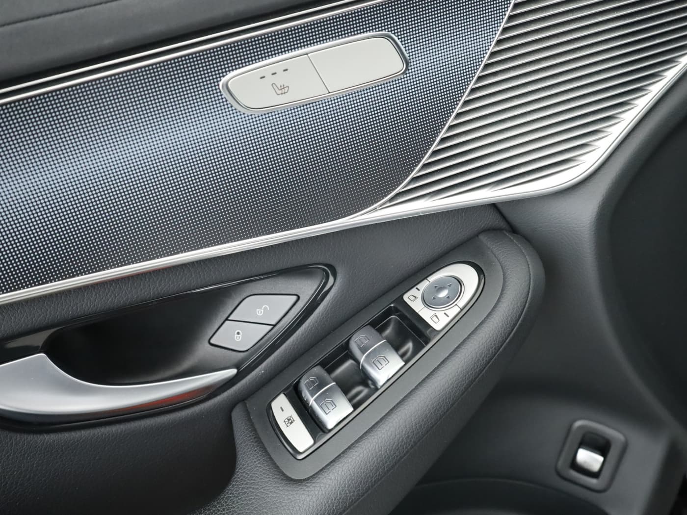 Mercedes-Benz EQC 400 4M Bild 20