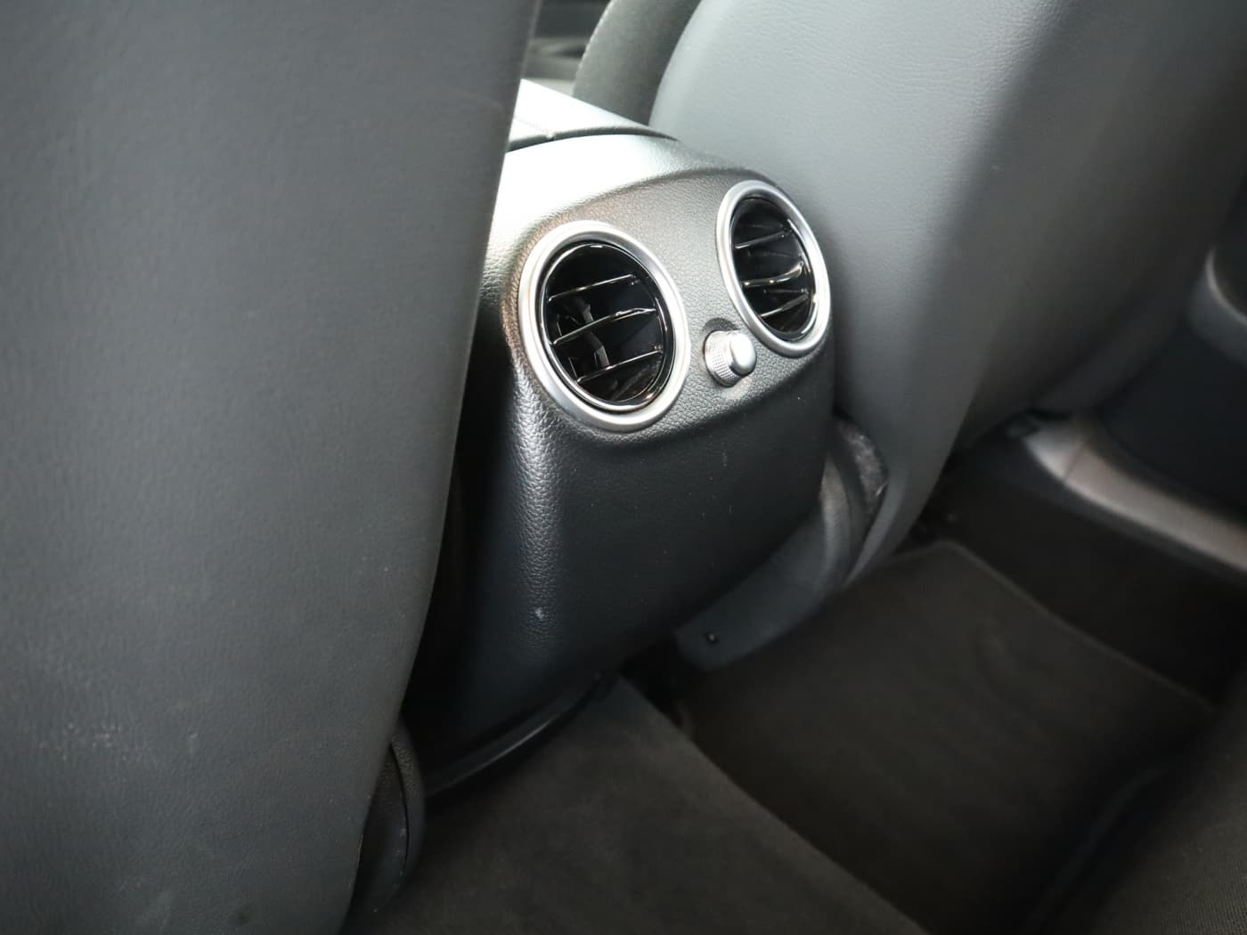 Mercedes-Benz EQC 400 4M Bild 24