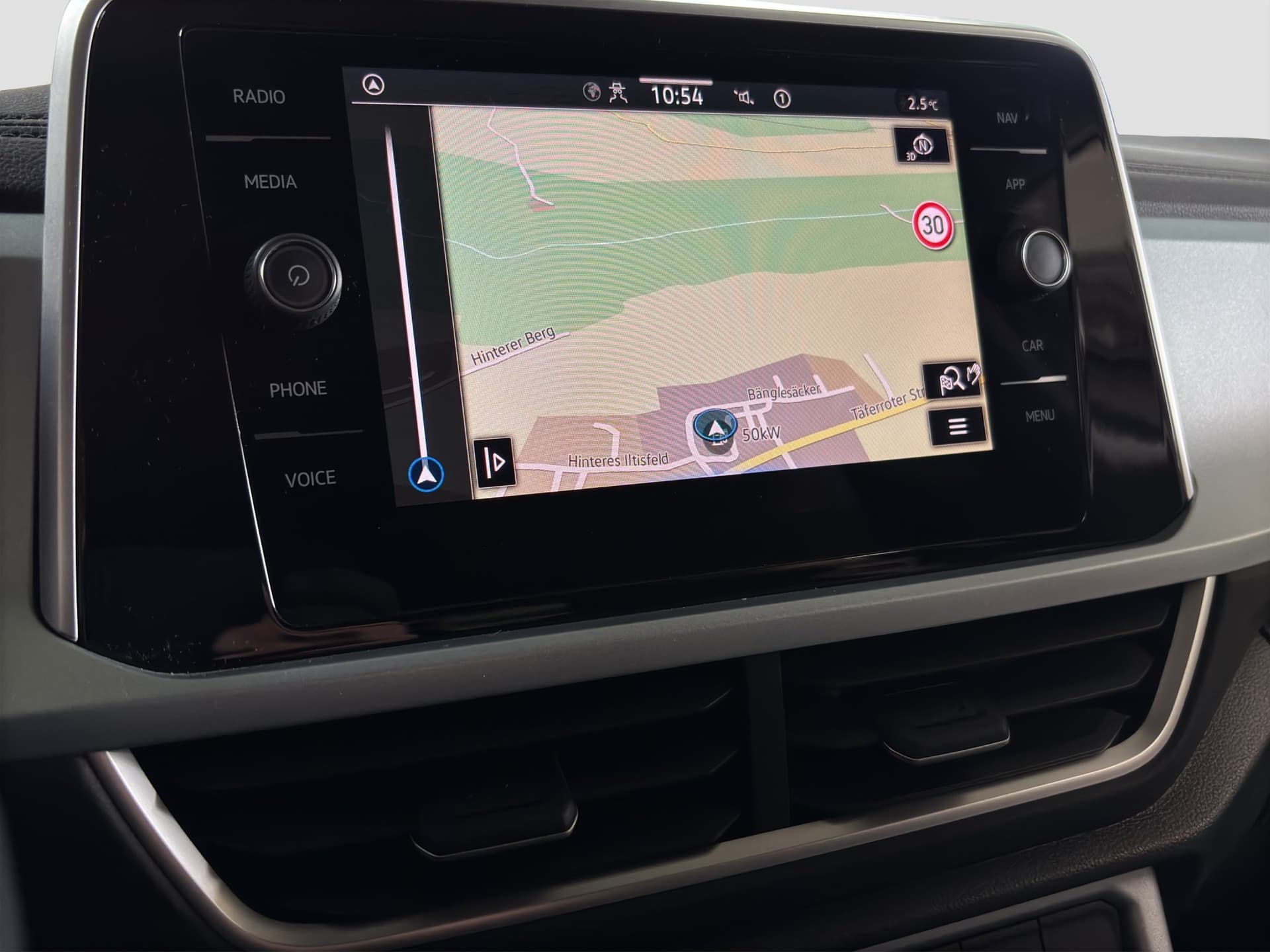 Volkswagen T-ROC Life 2.0 TDI 115 PS NAVI ACC Bild 11