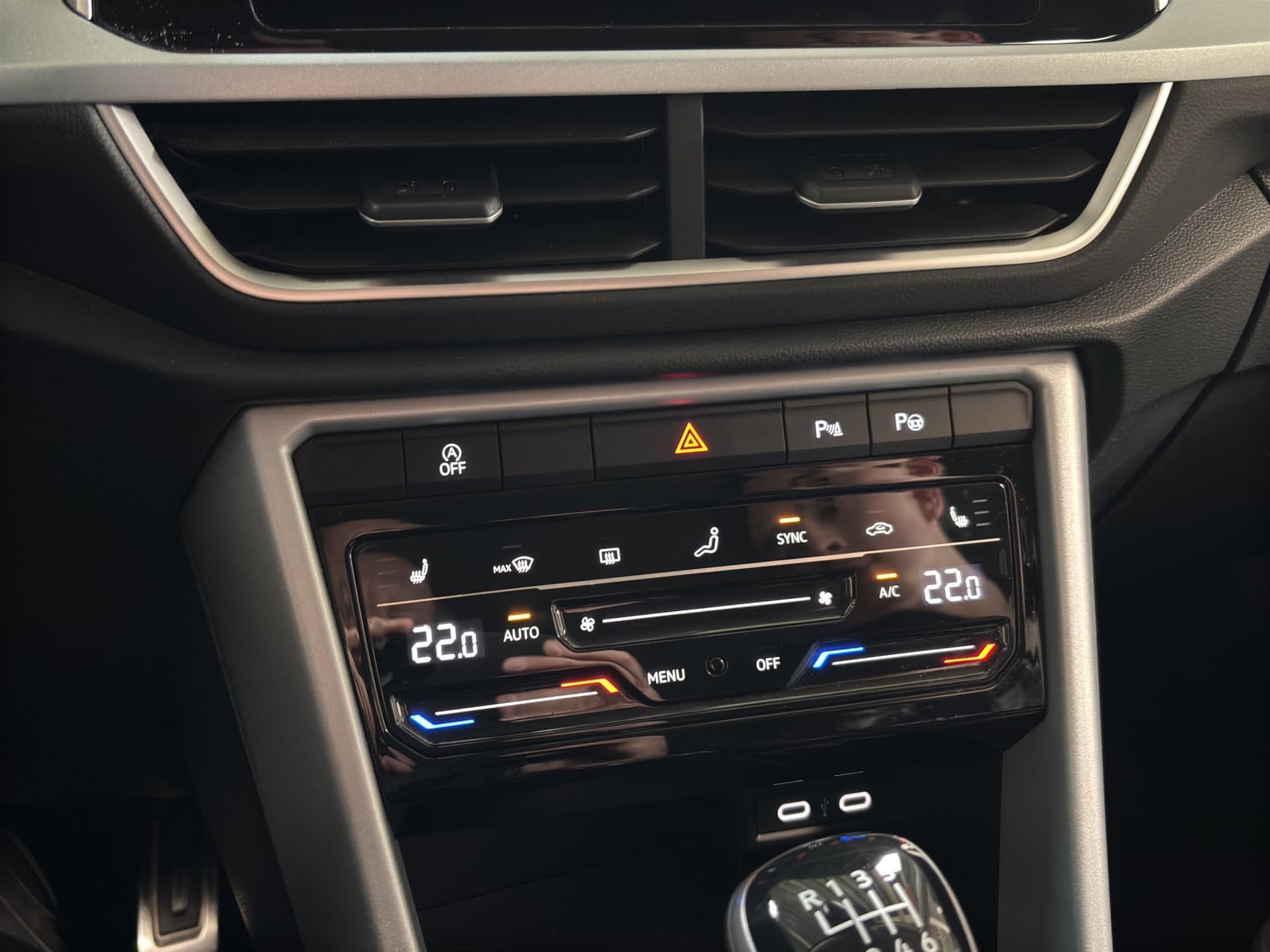 Volkswagen T-ROC Life 2.0 TDI 115 PS NAVI ACC Bild 12