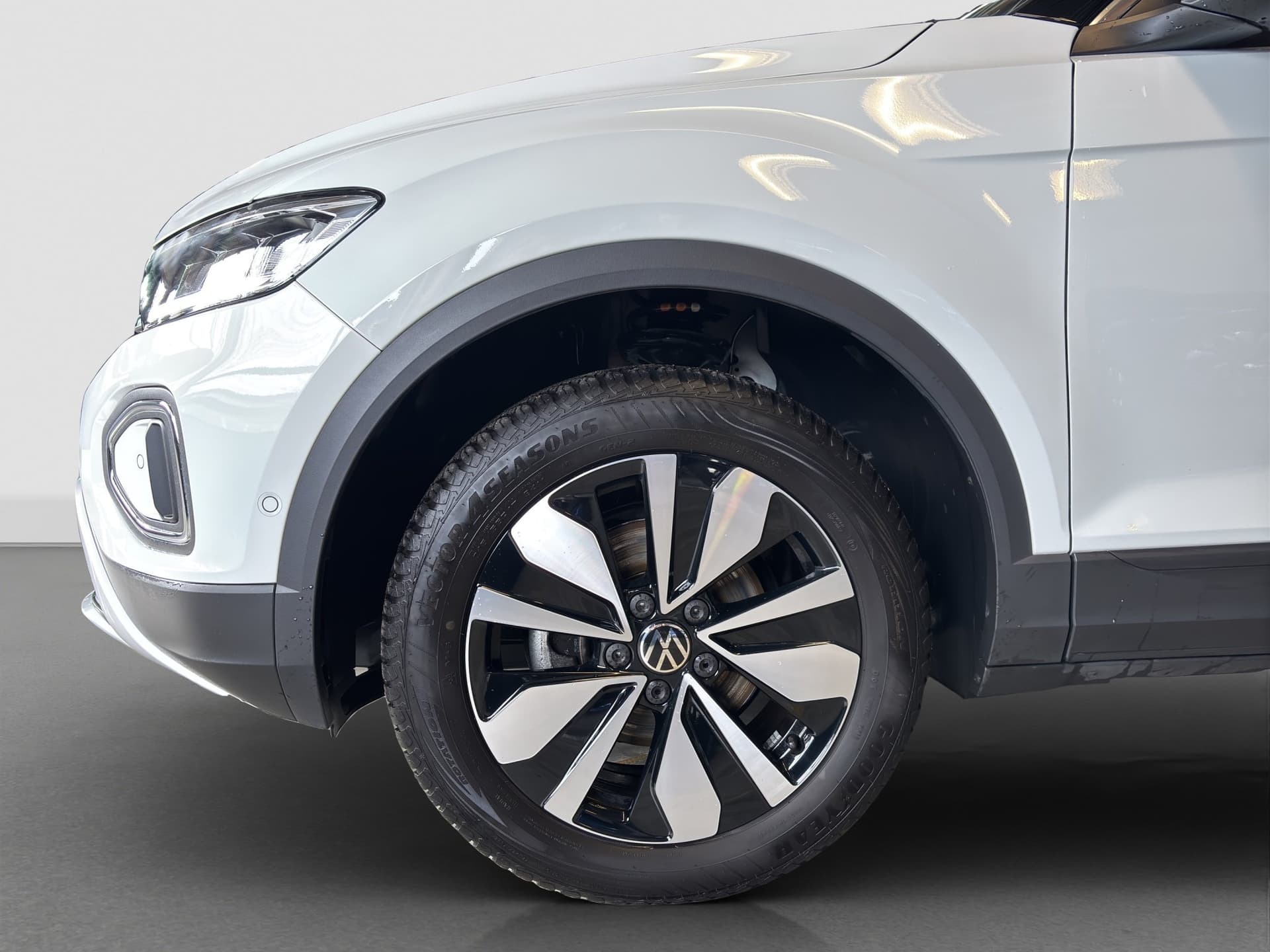 Volkswagen T-ROC Life 2.0 TDI 115 PS NAVI ACC Bild 17