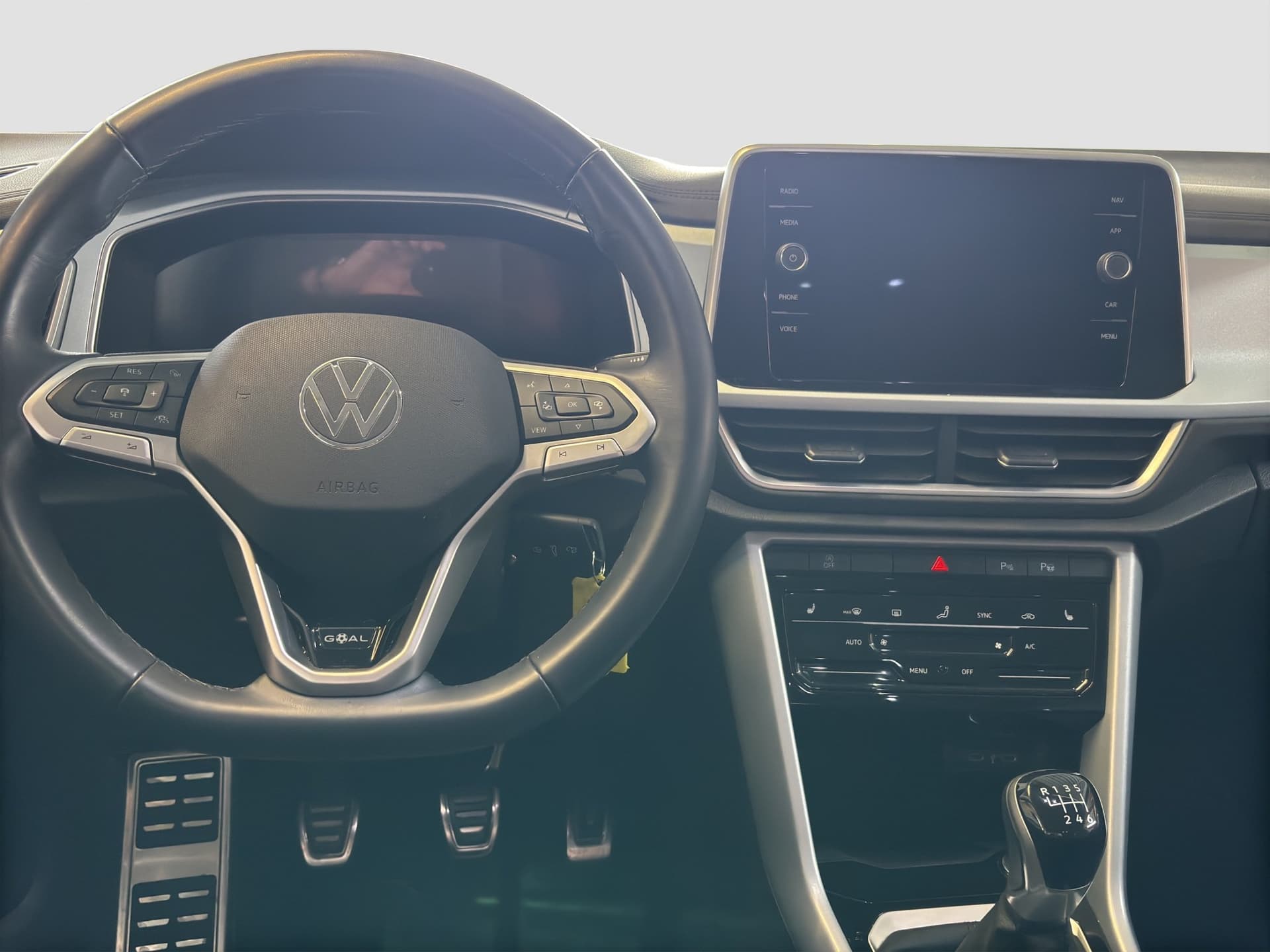 Volkswagen T-ROC Life 2.0 TDI 115 PS NAVI ACC Bild 9