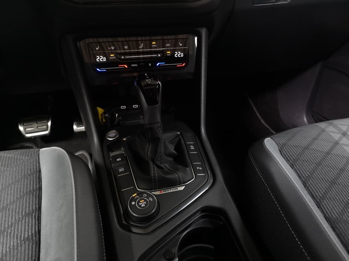 Volkswagen Tiguan Allspace R-Line 2.0 l TSI OPF 4MOTION DSG Bild 13