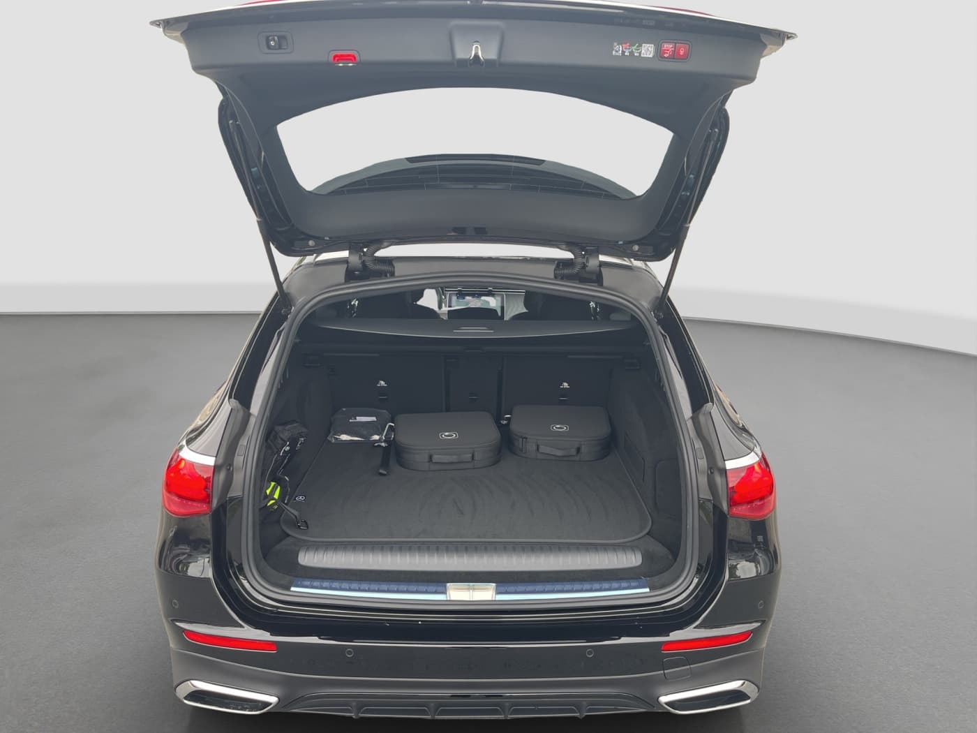 Mercedes-Benz E 300 de 4MATIC T-Modell mit EQ Hybrid Technologie Bild 18