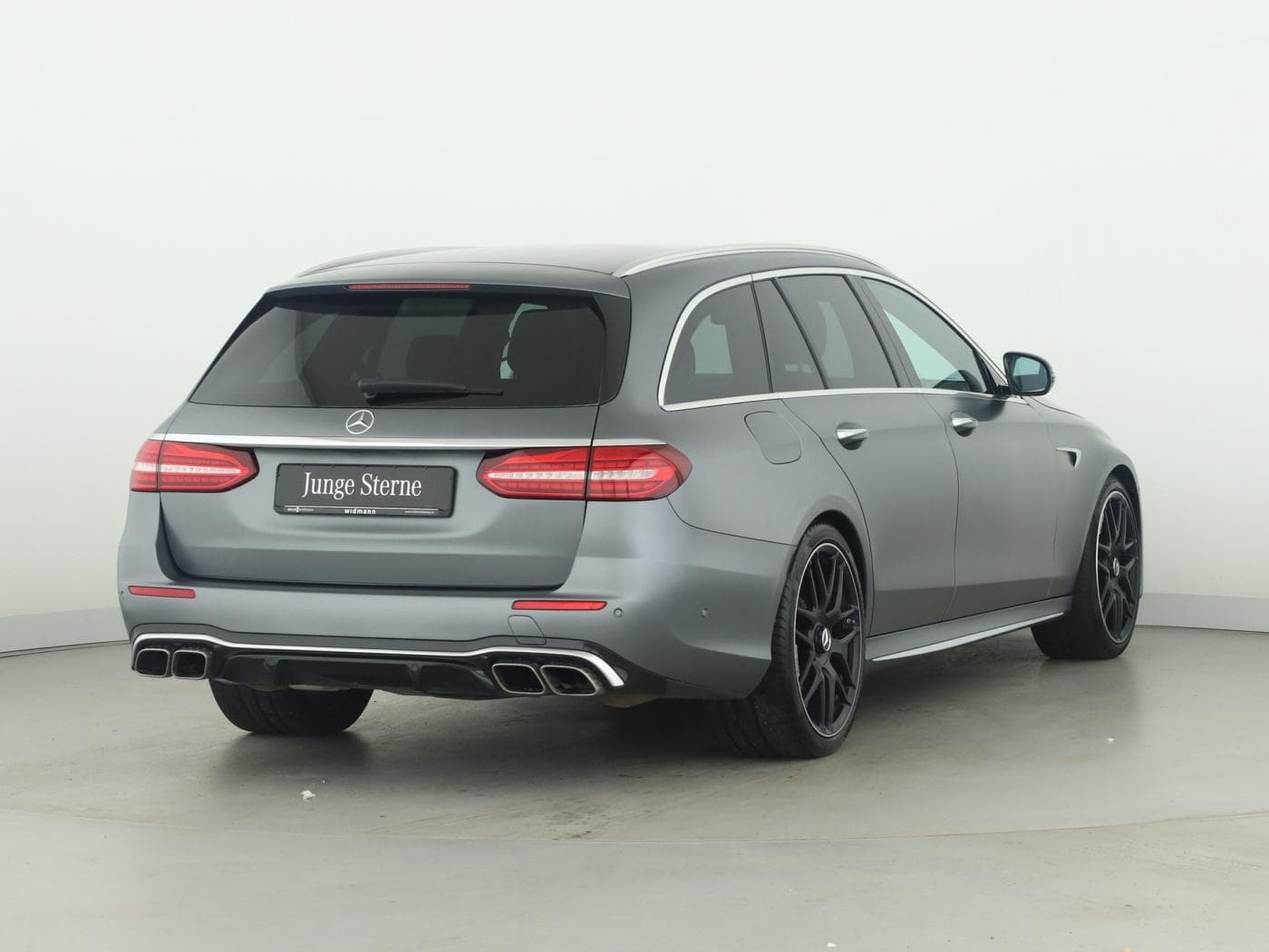 Mercedes-Benz E 63 AMG S 4M+ T Bild 2