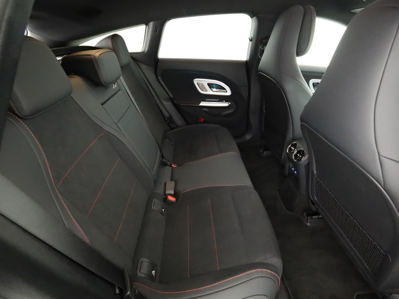 Mercedes-Benz CLA 350 4MATIC SB mit EQ Bild 25
