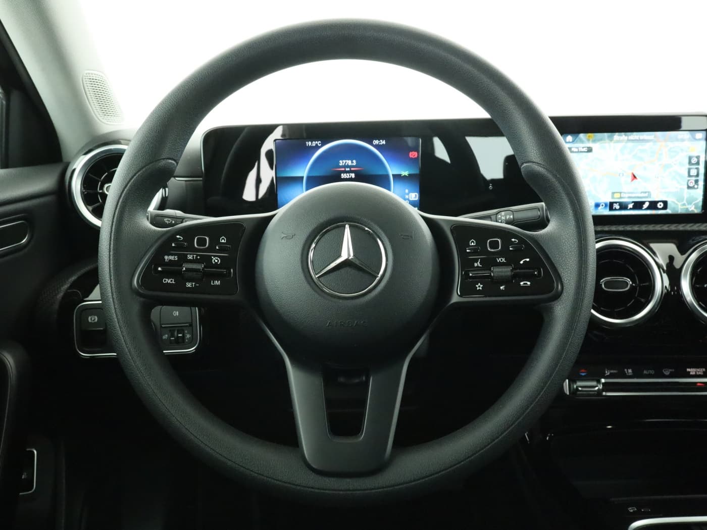 Mercedes-Benz A 250 e Bild 11