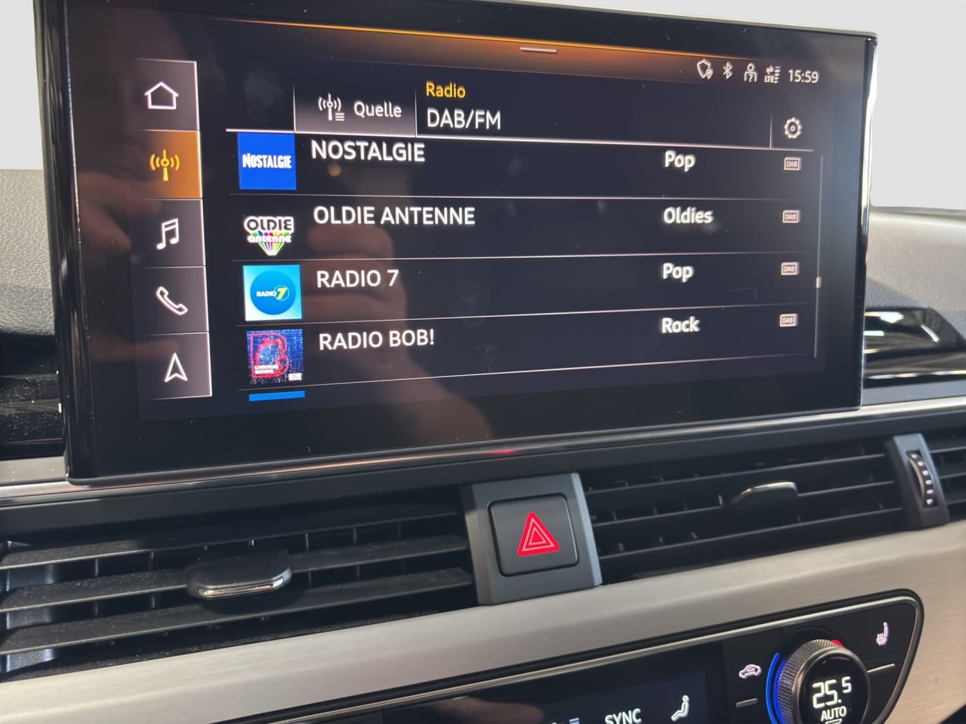 Audi A4 35 2.0 TFSI Avant S line Bild 13