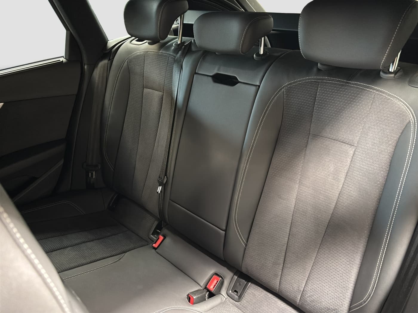 Audi A4 35 2.0 TFSI Avant S line Bild 16