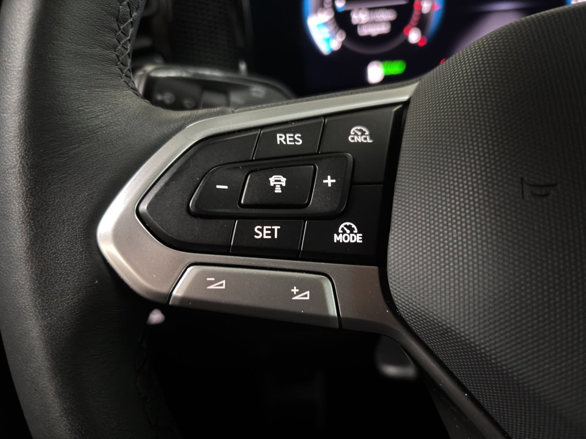 Volkswagen Tiguan Life GOAL 1.5 DSG AHK NAVI ACC Kamera Bild 19