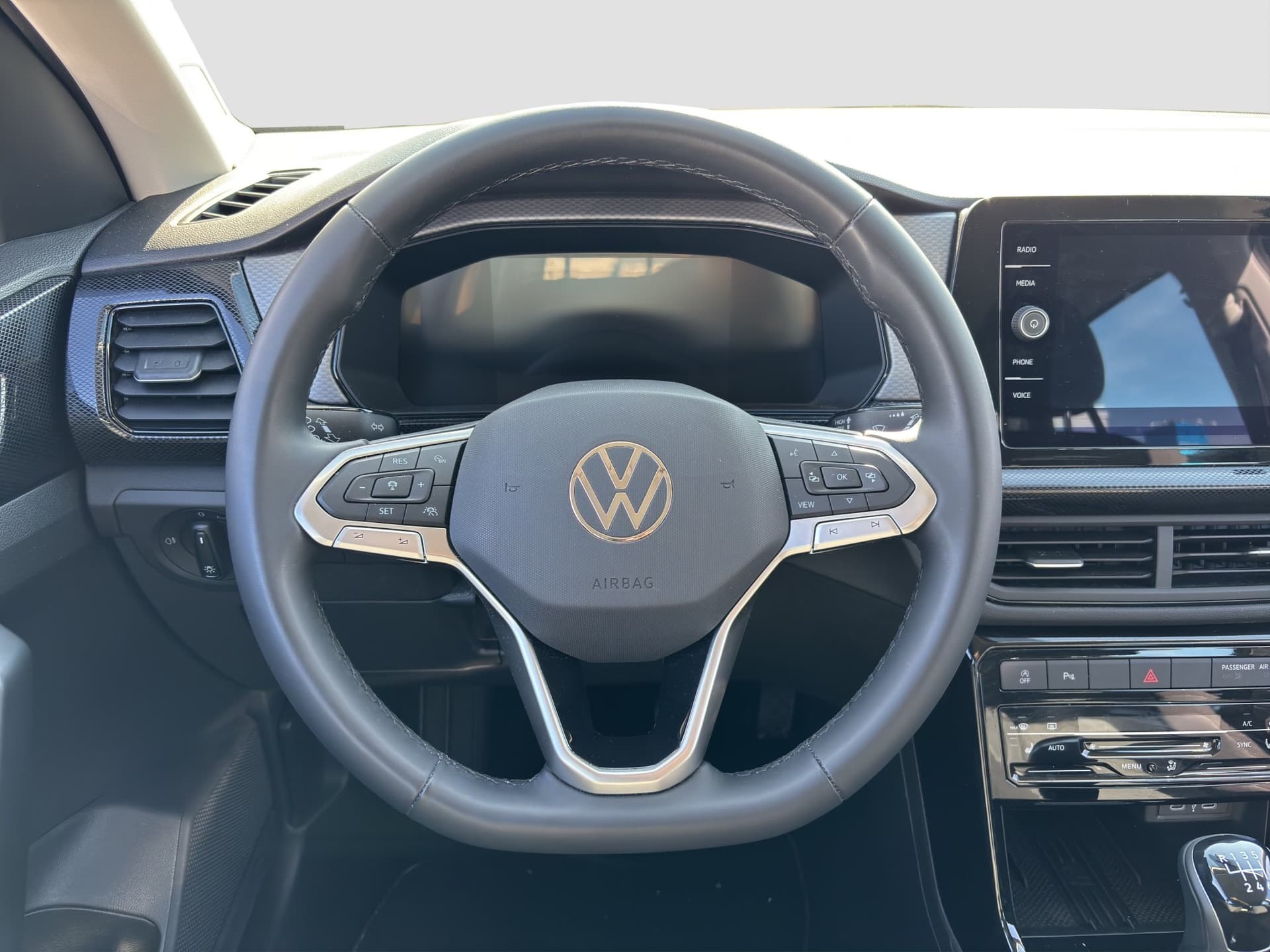 Volkswagen T-Cross Life 1.0 TSI 115 PS NAVI Kamera Bild 10