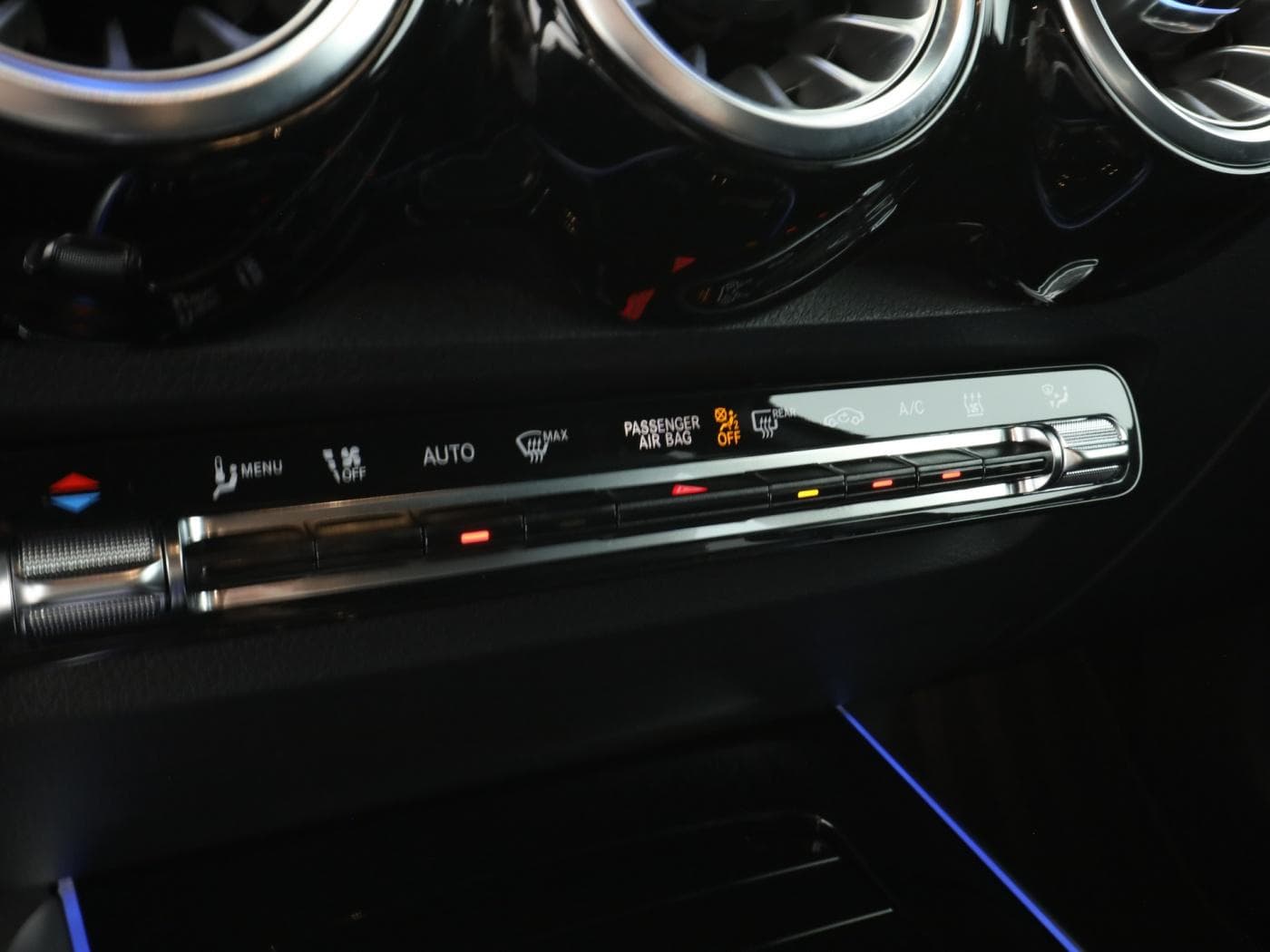 Mercedes-Benz EQB 300 4M Bild 14