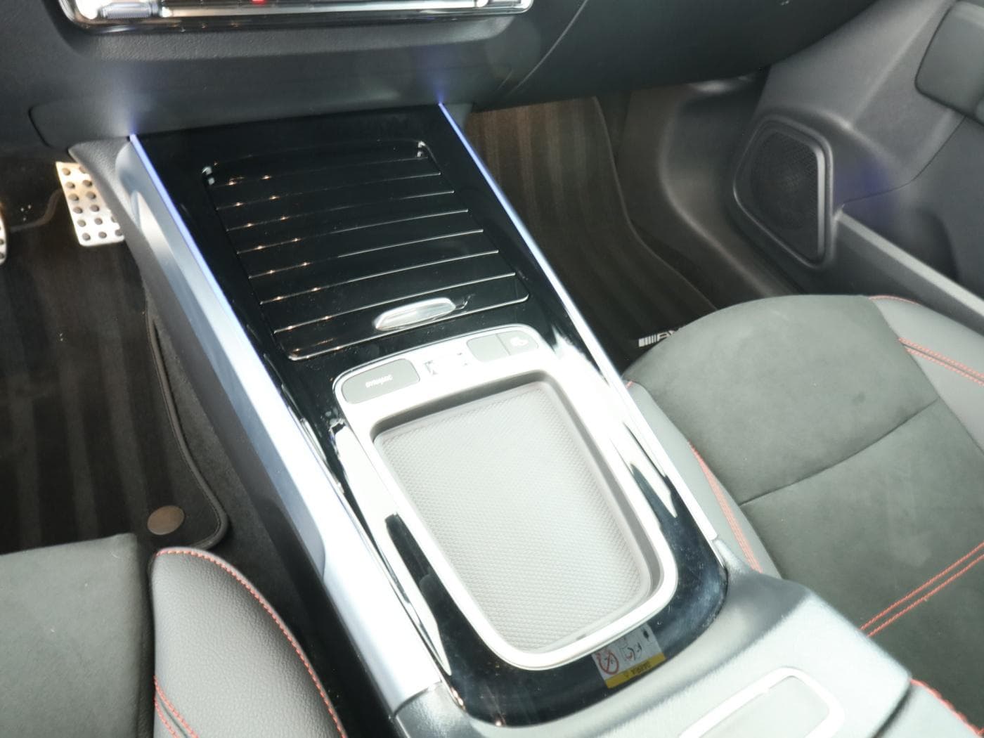 Mercedes-Benz EQB 300 4M Bild 15