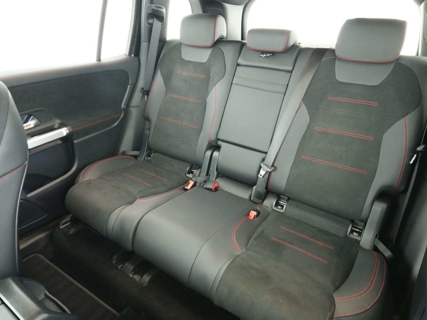 Mercedes-Benz EQB 300 4M Bild 18