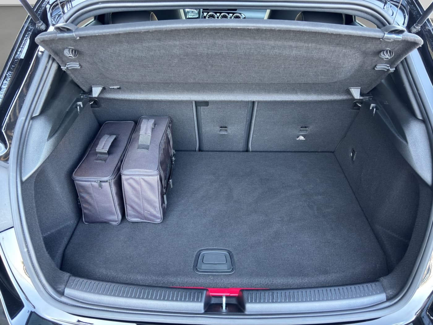Mercedes-Benz A 250 e Bild 18