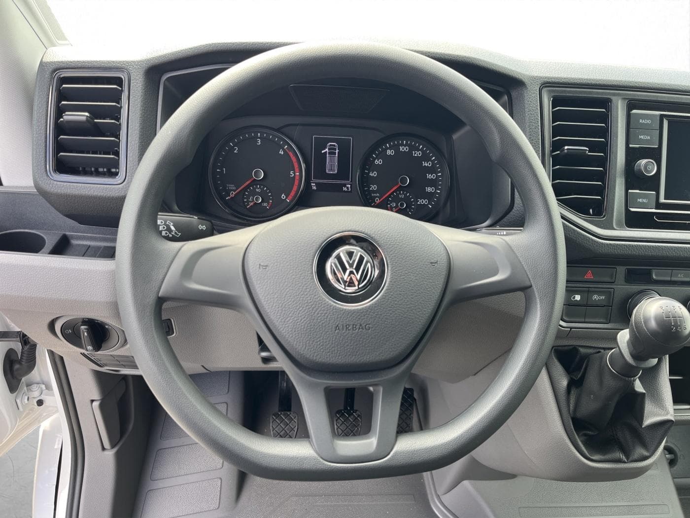 Volkswagen Crafter Kasten mittellang Hochdach FWD 2.0 TDI Bild 10