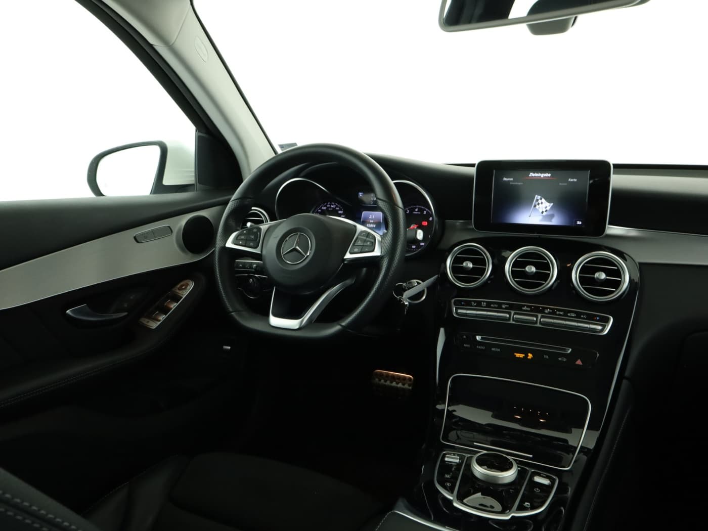 Mercedes-Benz GLC 250 4M Bild 10